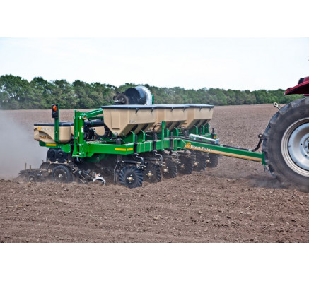 Пневматична просапна сівалка Great Plains YP 825A